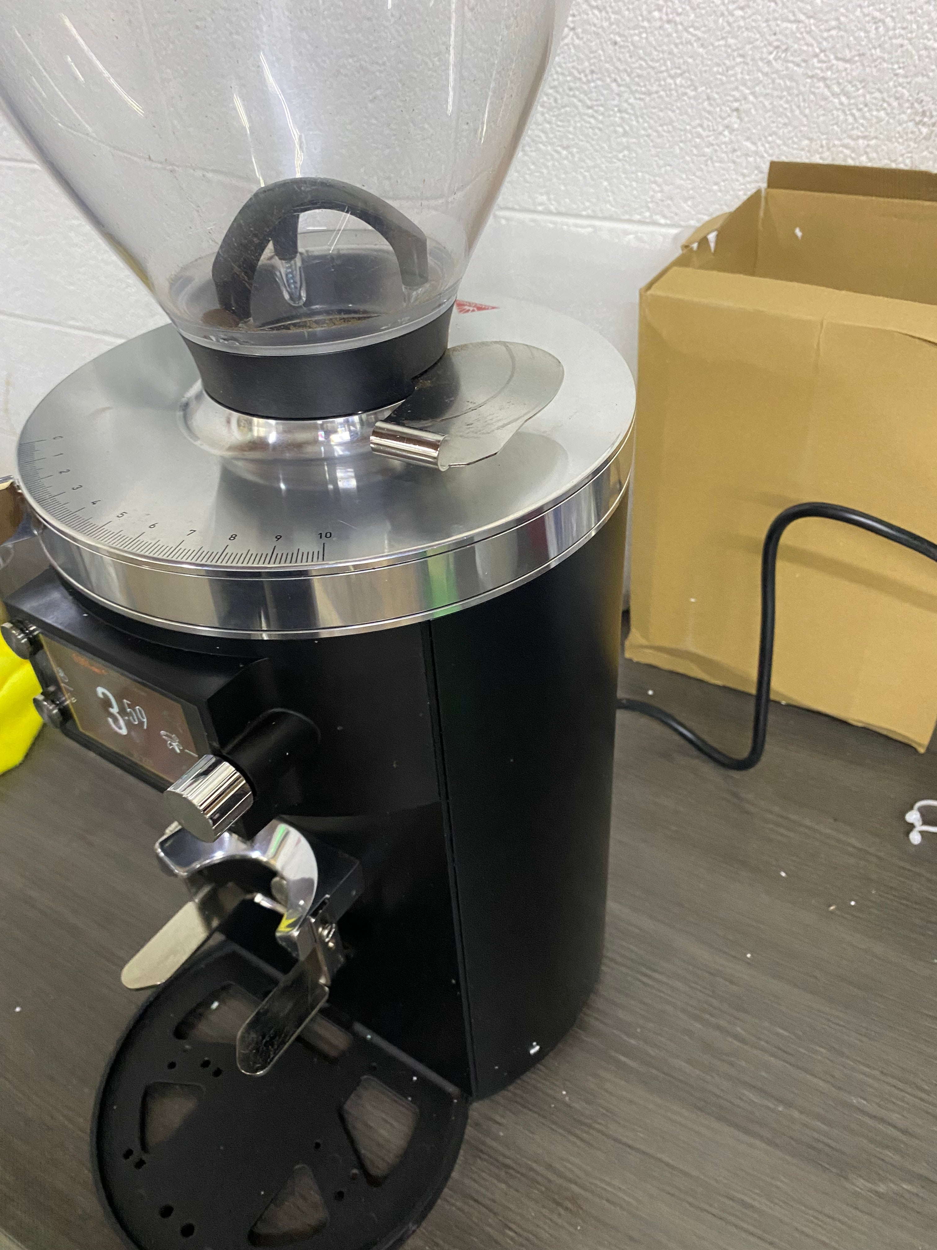 OPEN BOX Mahlkonig E80S Grind-by-Weight (No Sync) Commercial Espresso Grinder - Black - S#667422